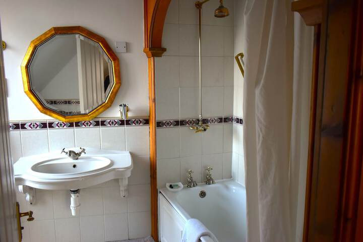 Room 46 of 57