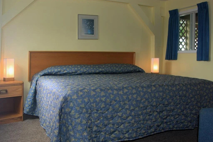 Topmast Motel