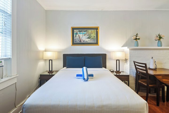 Room 25 of 62