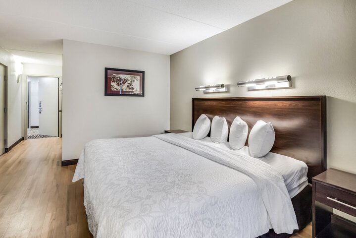 Premium King Bed (24 of 25)