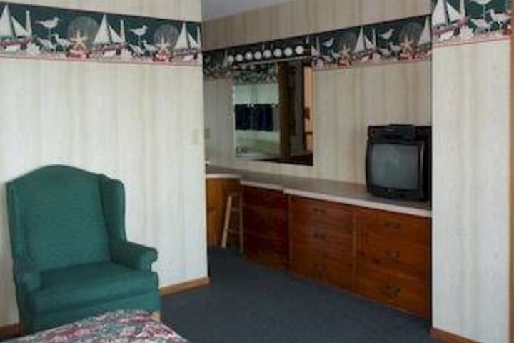 Room 13 of 20