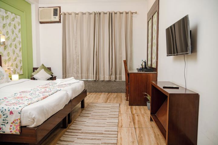 Room 8 of 40