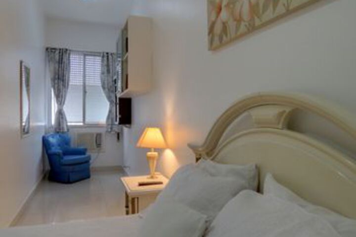 Room 5 of 19