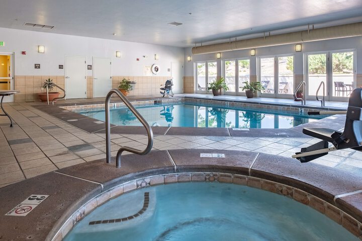 Hotel Pool
