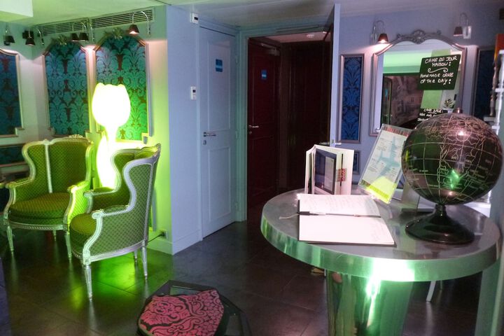 Guest Lobby