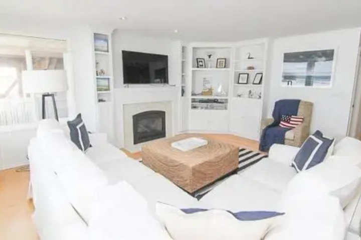 Room 4 of 15
