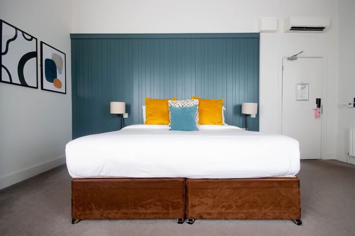 Room 8 of 67