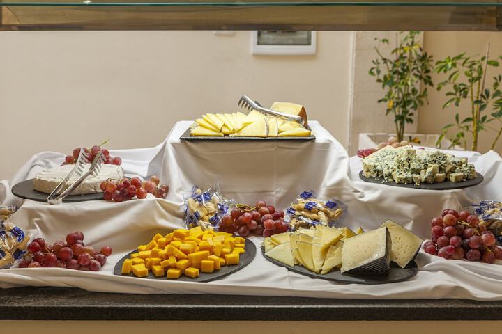 Dining 90 of 117