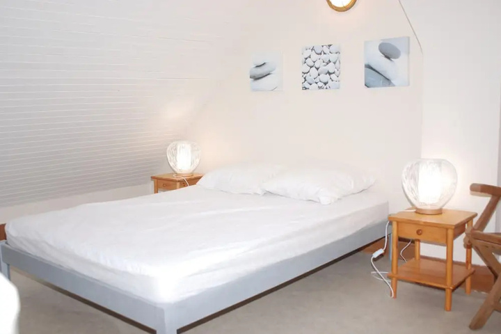 Room 3 of 20