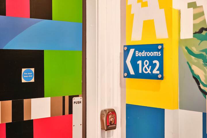 Room 35 of 121