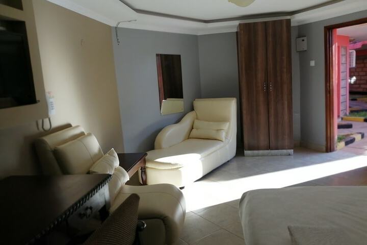 Room 14 of 60