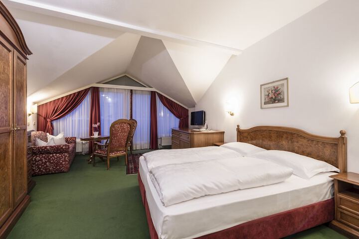 Room 5 of 70