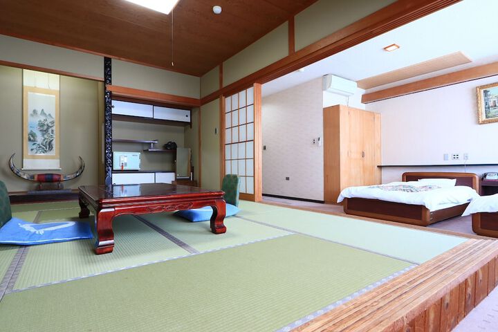 Room 16 of 51