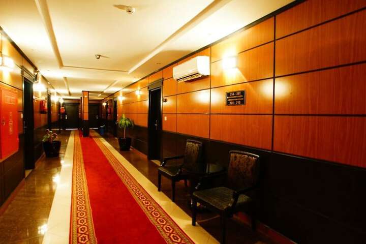 Ballroom/Hall 13 of 39