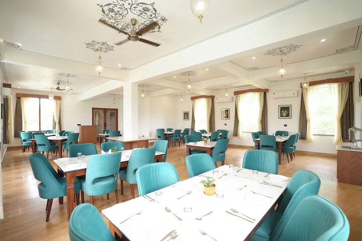 Dining 70 of 86