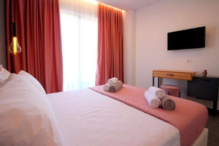 Room 7 of 38