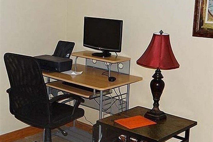 Business Center 22 of 29