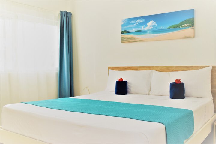 Room 10 of 80
