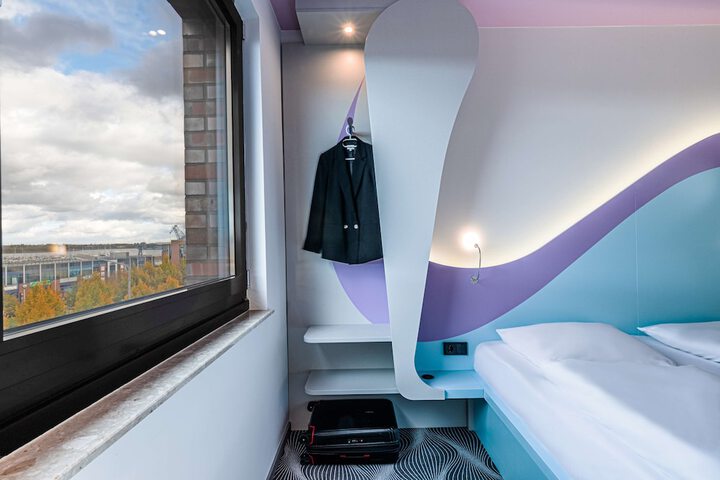 Room 9 of 38