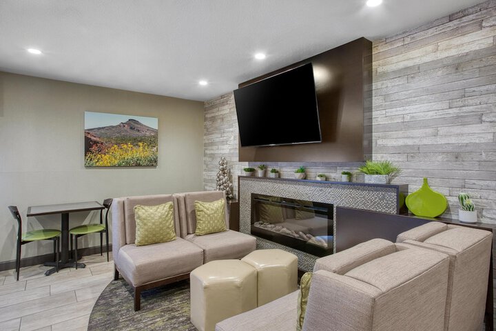 Hotel Interior 4 of 30