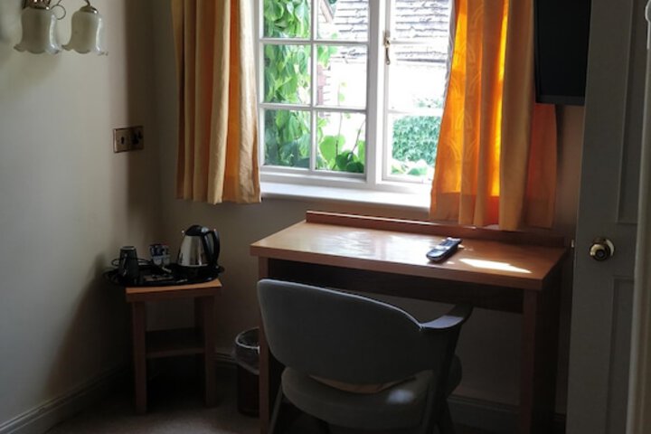 Room 26 of 83