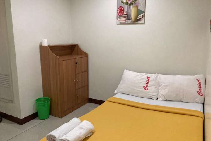 Room 12 of 20