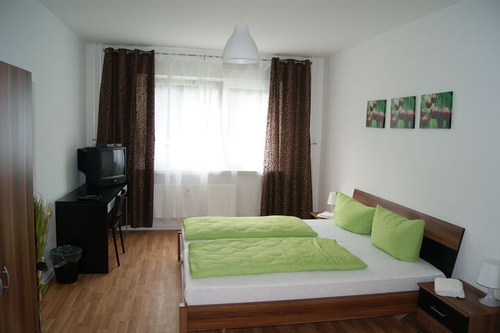 Room 3 of 37