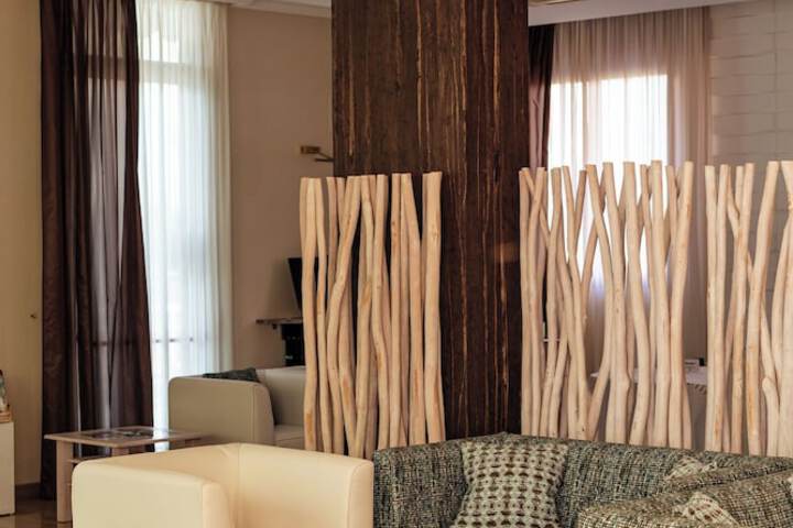 Hotel Interior 8 of 154