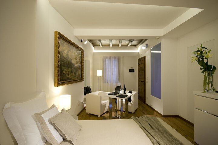Room 6 of 40