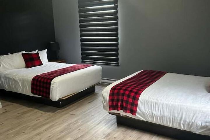 Room 8 of 37