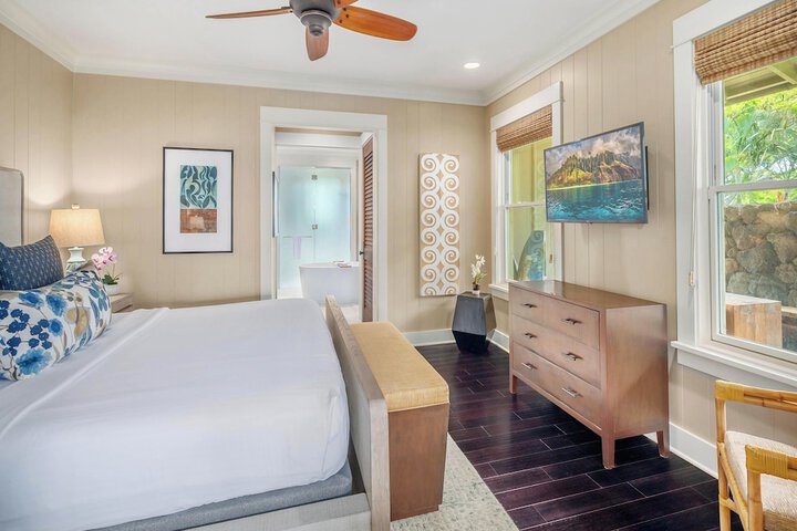 Room 32 of 546