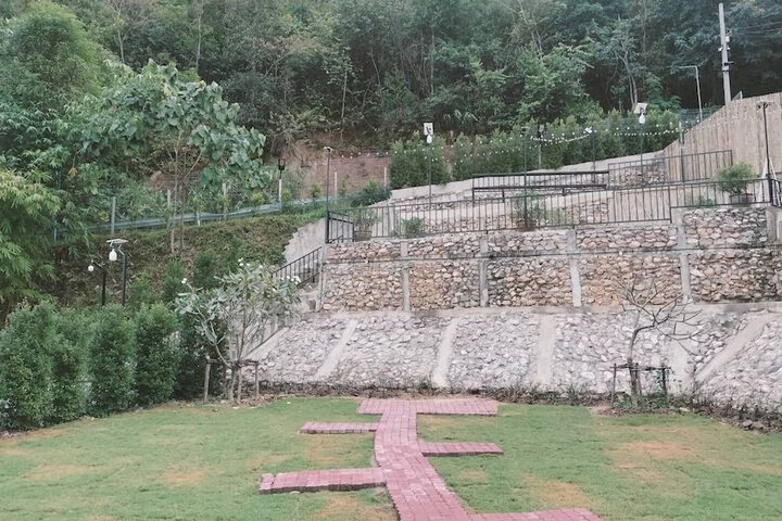 Room 4 of 17