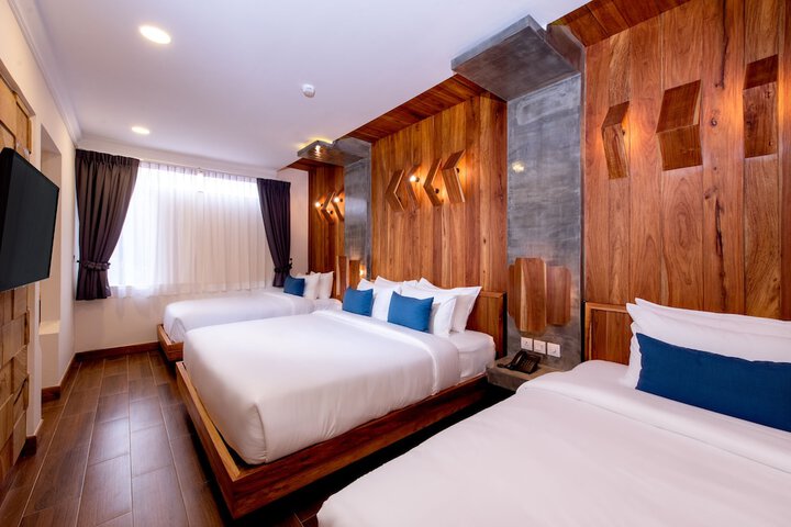 Room 32 of 69