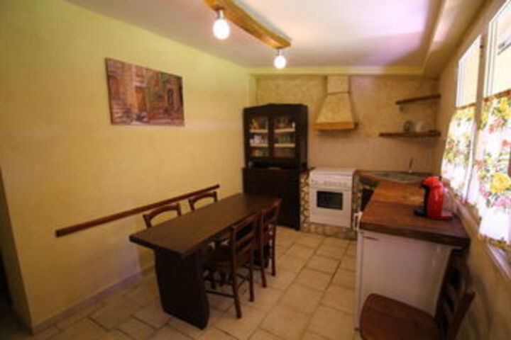 Room 16 of 27