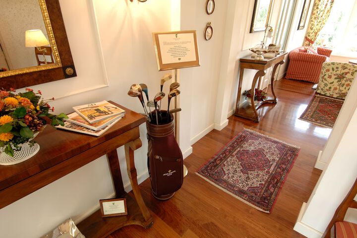 Entrance & Lobby