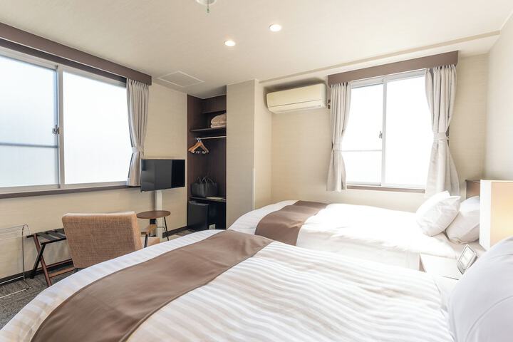 Room 42 of 91