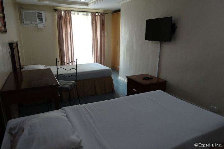 Room 8 of 40