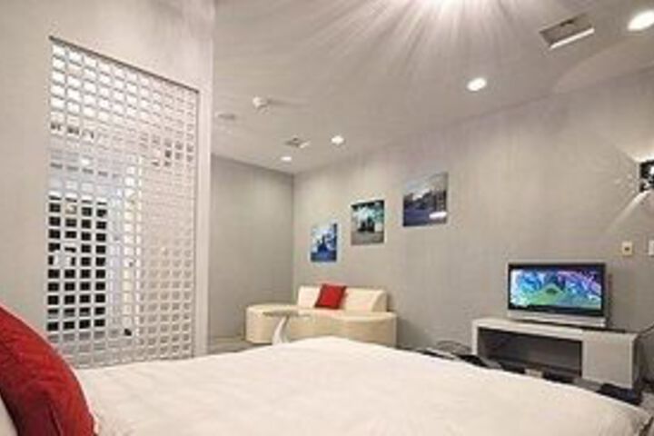 Room 8 of 73