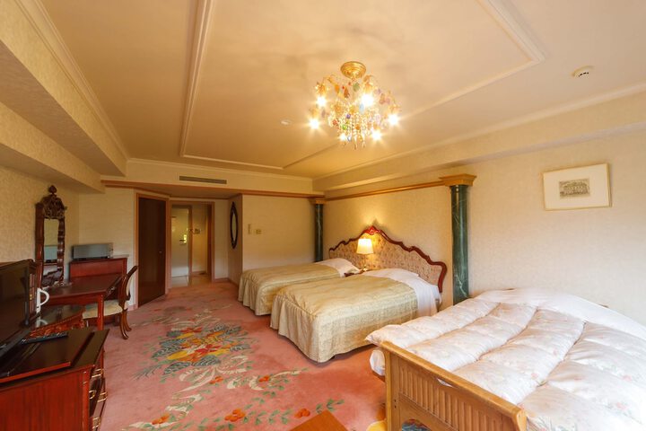 Room 25 of 188