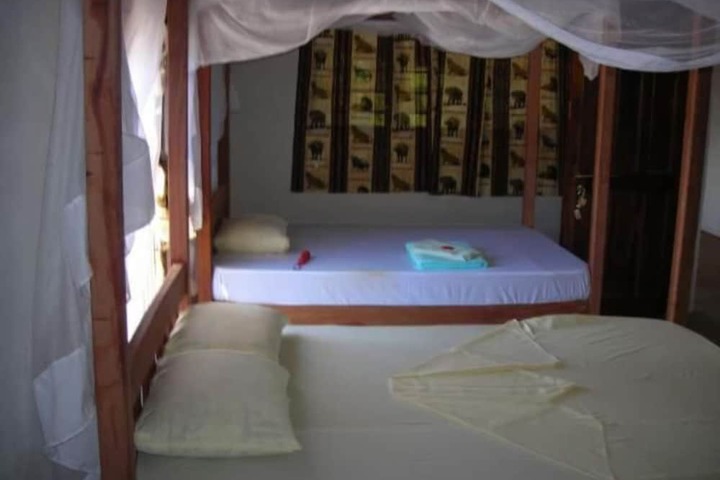 Room 2 of 9