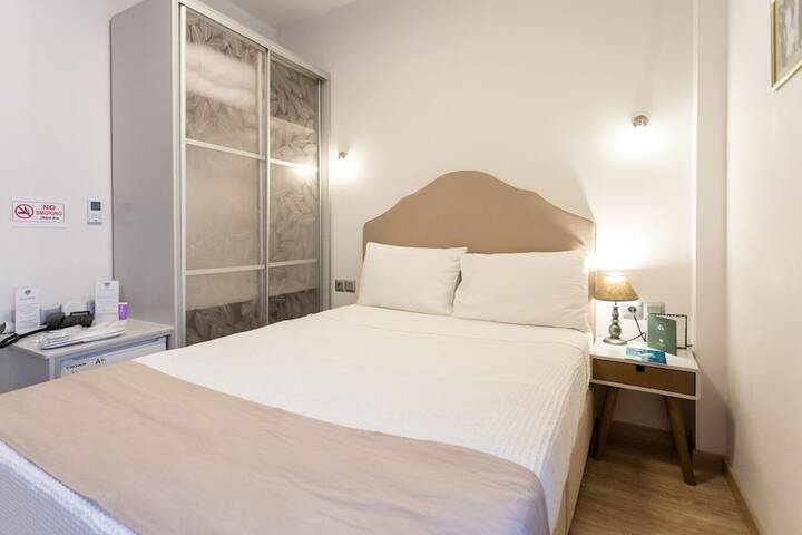 Room 17 of 60