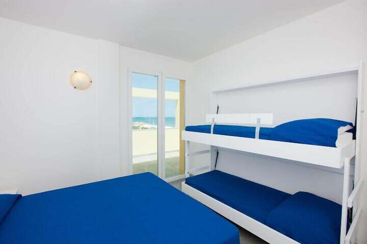 Room 8 of 47