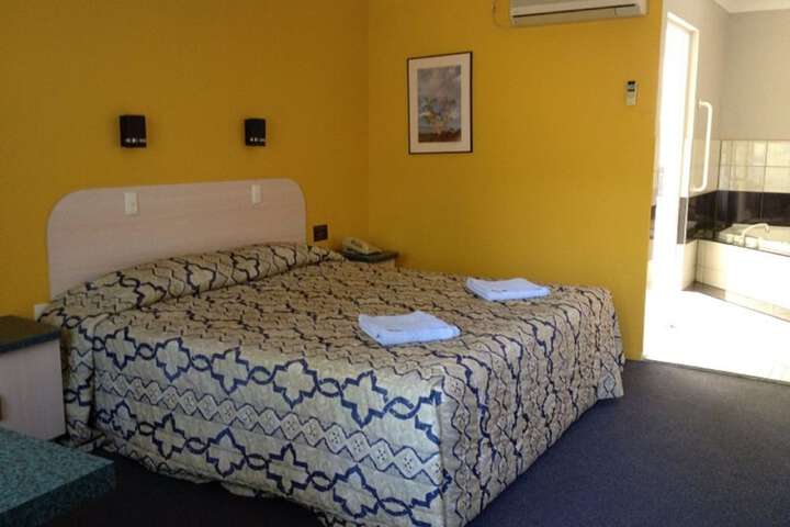 Room 38 of 144
