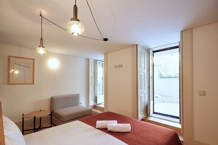 Room 4 of 38