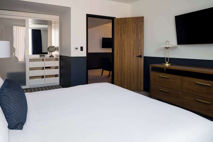 Room 36 of 90