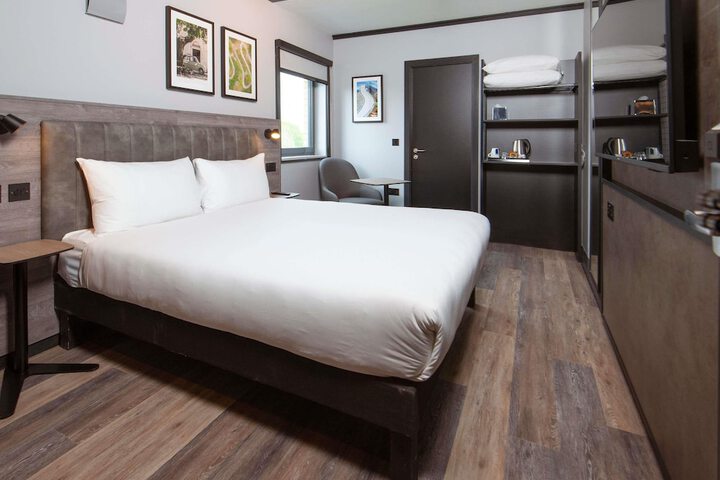 Room 53 of 111