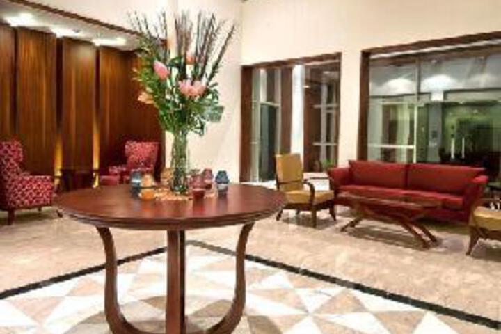 Hotel Golden Plaza