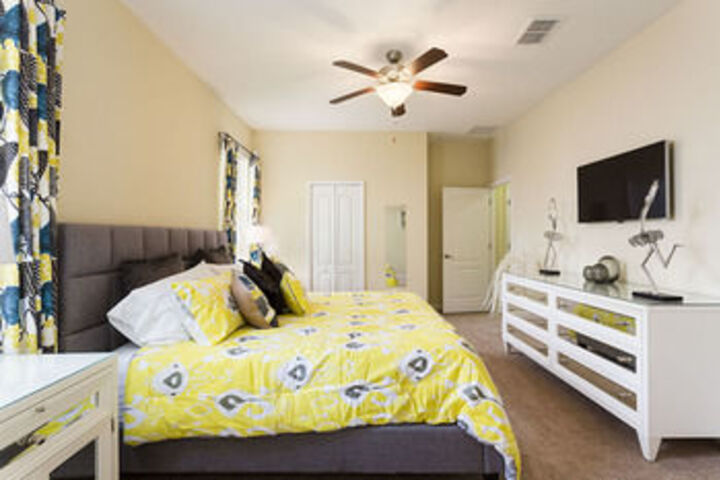 Room 34 of 84