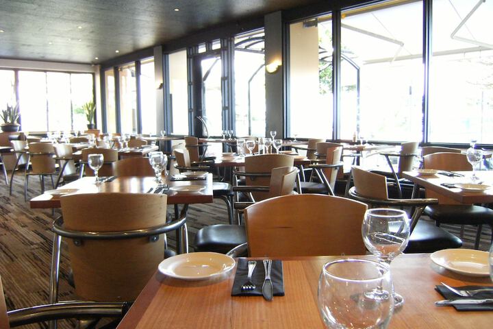 Dining 34 of 45