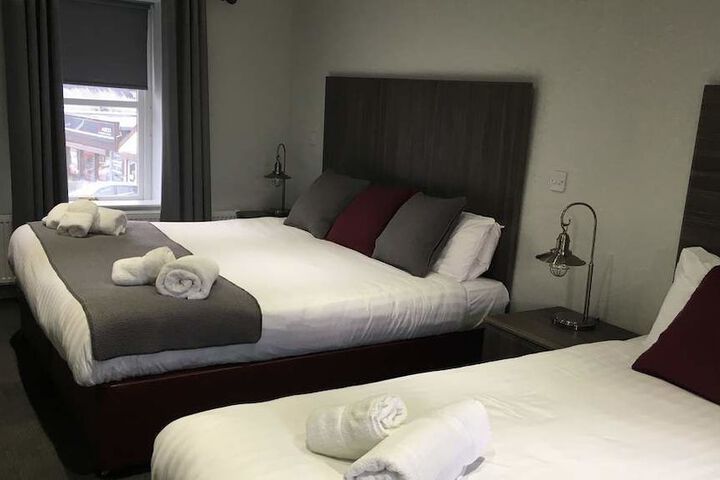 Room 5 of 17